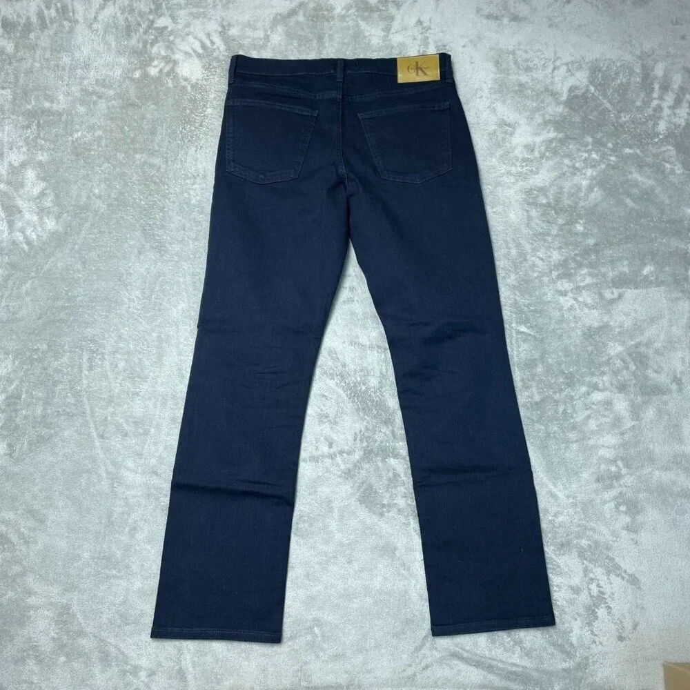 Calvin Klein Men's W34 L32 Dark Wash Straight Jeans K1105
